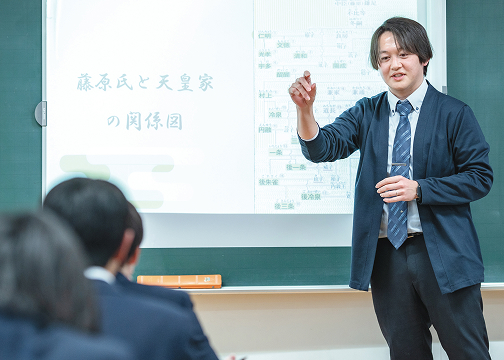 授業を行う教員